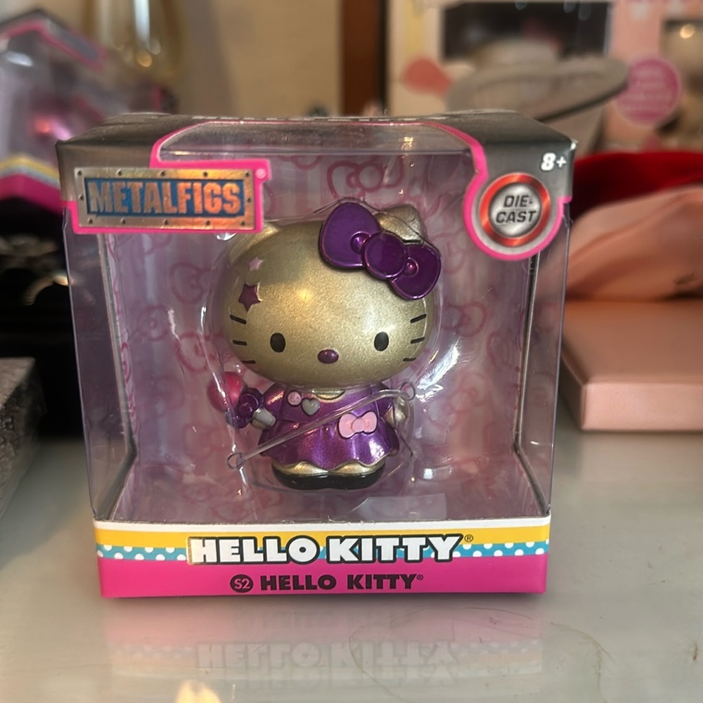 Diecast hello kitty Knick knack